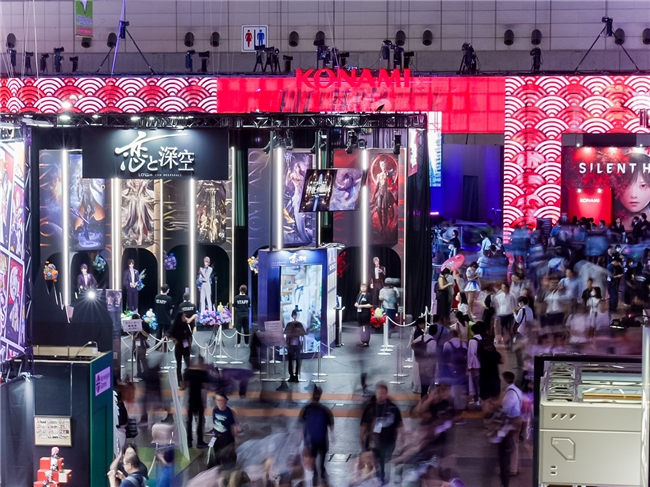  “她经济”时代，叠纸游戏如何在全球顶级展会赢得C位？